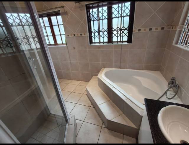 4 BEDROOM HOUSE FOR SALE IN CASHAN